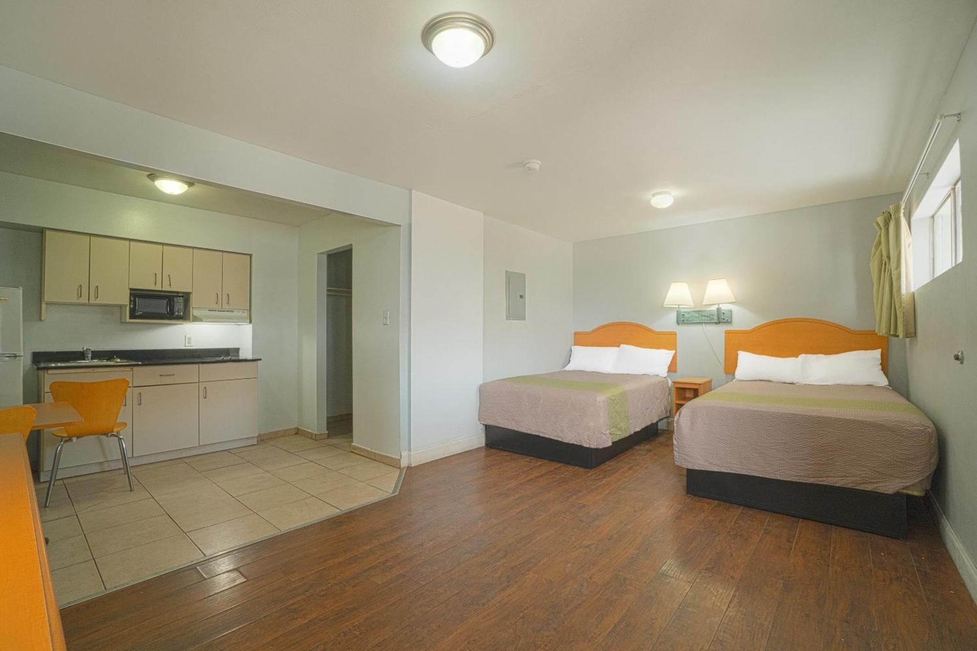 Oyo Hotel มิดแลนด์ ภายนอก รูปภาพ