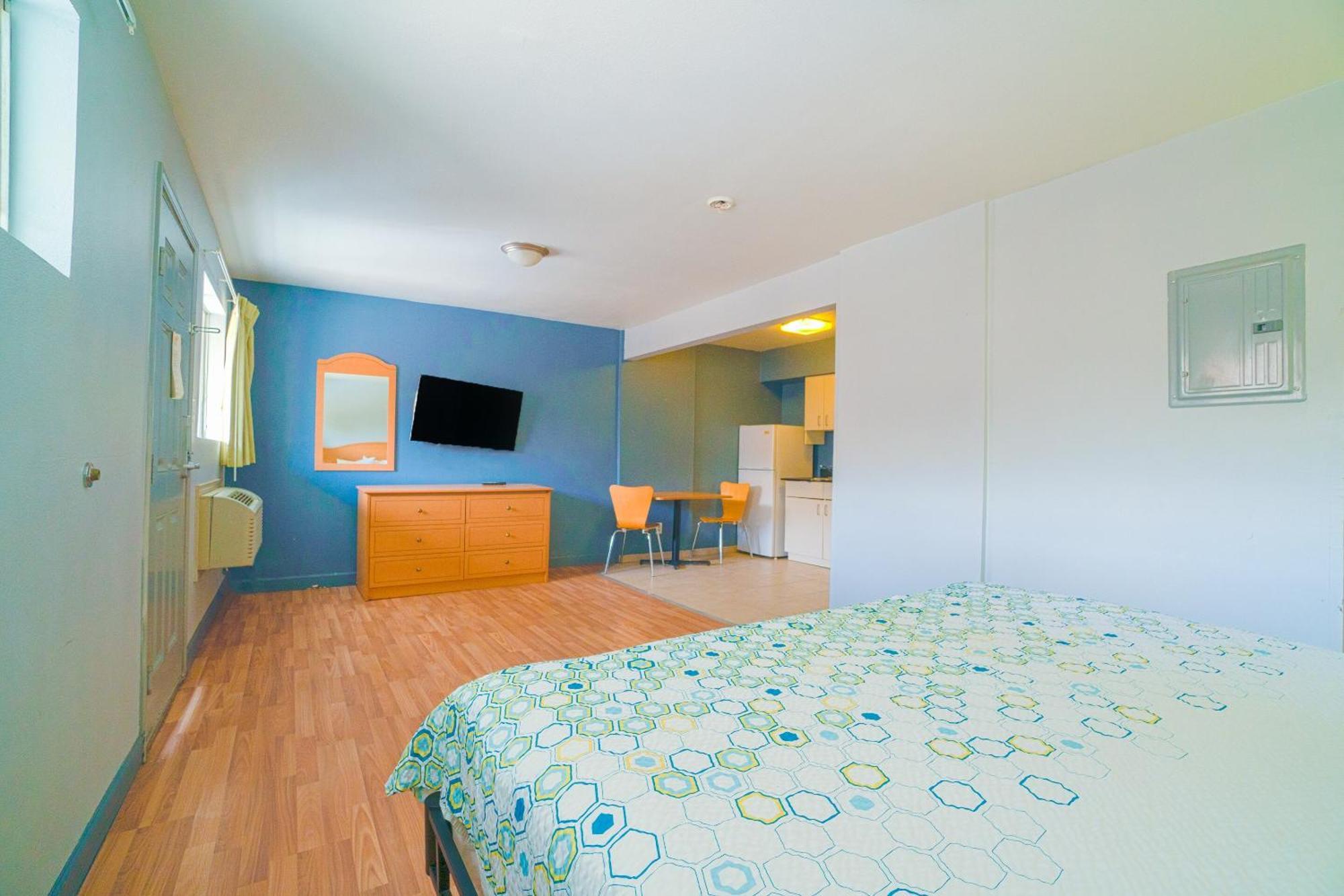 Oyo Hotel มิดแลนด์ ภายนอก รูปภาพ